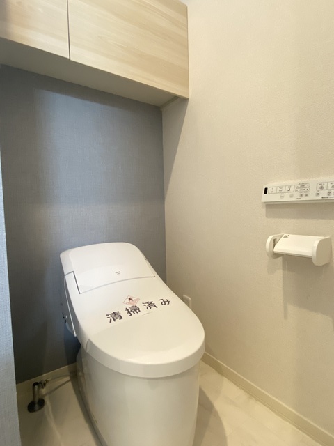 トイレ　※他号室の参考写真になります。