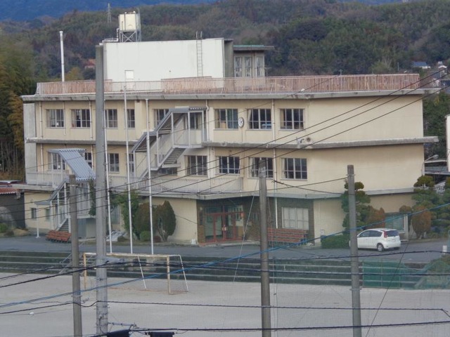 中学校　光市立島田中学校（中学校）まで136m