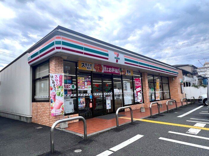 コンビニ　セブンイレブン草加新田店（コンビニ）まで191m
