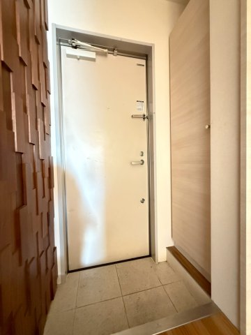 玄関　※別号室参考写真