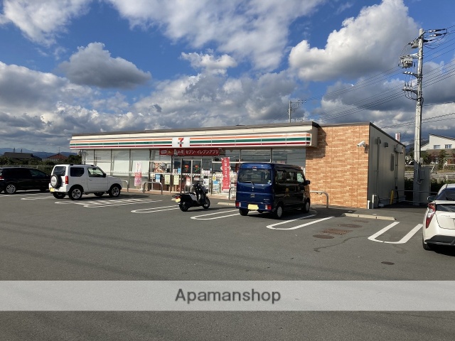 コンビニ　セブンイレブン富士大渕東店（コンビニ）まで573m