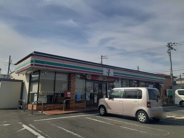 コンビニ　セブンイレブン（コンビニ）まで1270m