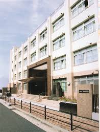 小学校　育和小学校（小学校）まで632m