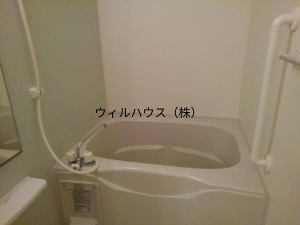 バス・シャワールーム　浴室乾燥機付き！