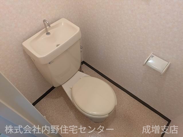 トイレ　コンセント有り
