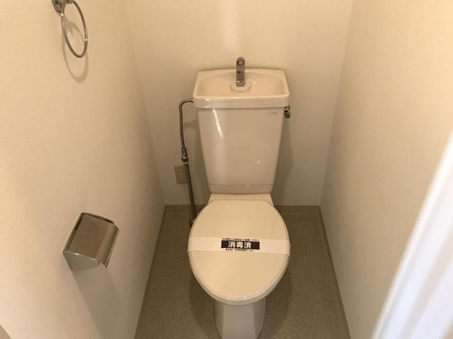 トイレ　※同仕様写真含む