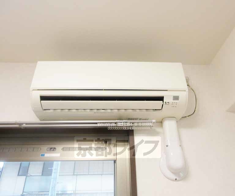 その他設備　クーラー付き