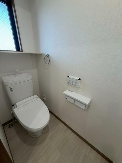トイレ　同タイプの部屋の写真