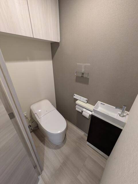 バルコニー　浴室乾燥機完備