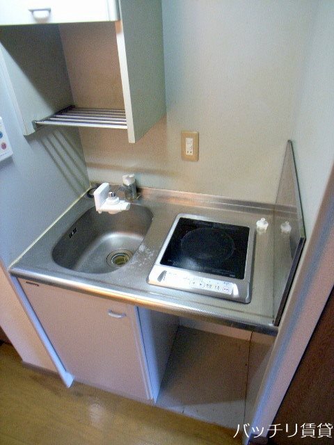 キッチン　類似写真使用のため、現状優先。