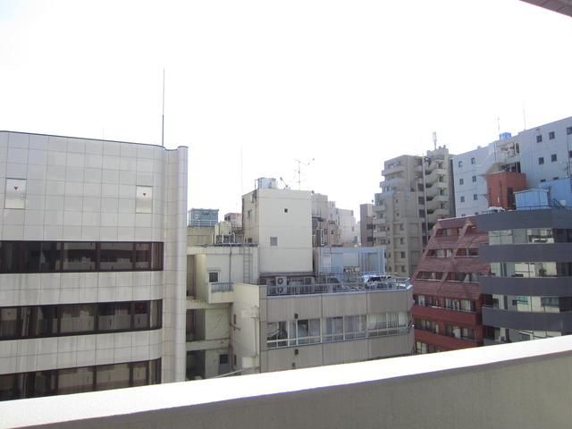 眺望　目の前に圧迫感のある建物はありません