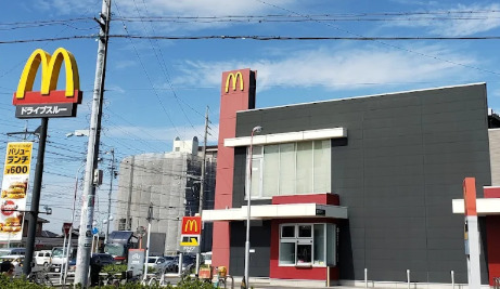 飲食店　マクドナルド 東刈谷店（飲食店）まで463m