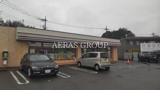 コンビニ　セブンイレブン本町田店（コンビニ）まで305m