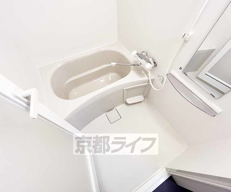 バス・シャワールーム　ゆったりくつろげるお風呂です。