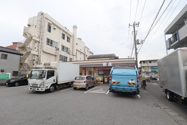 コンビニ　セブンイレブンきよしケ丘店（コンビニ）まで120m
