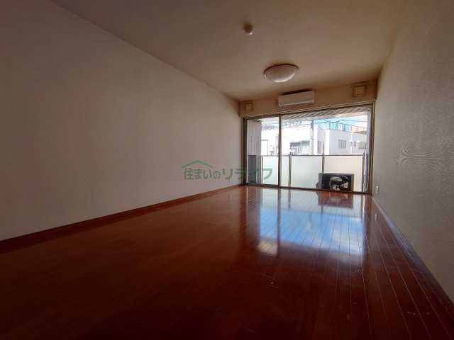 居室・リビング　別部屋参考写真となります