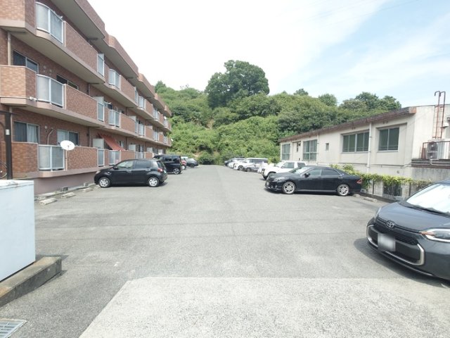 駐車場　建物前駐車場