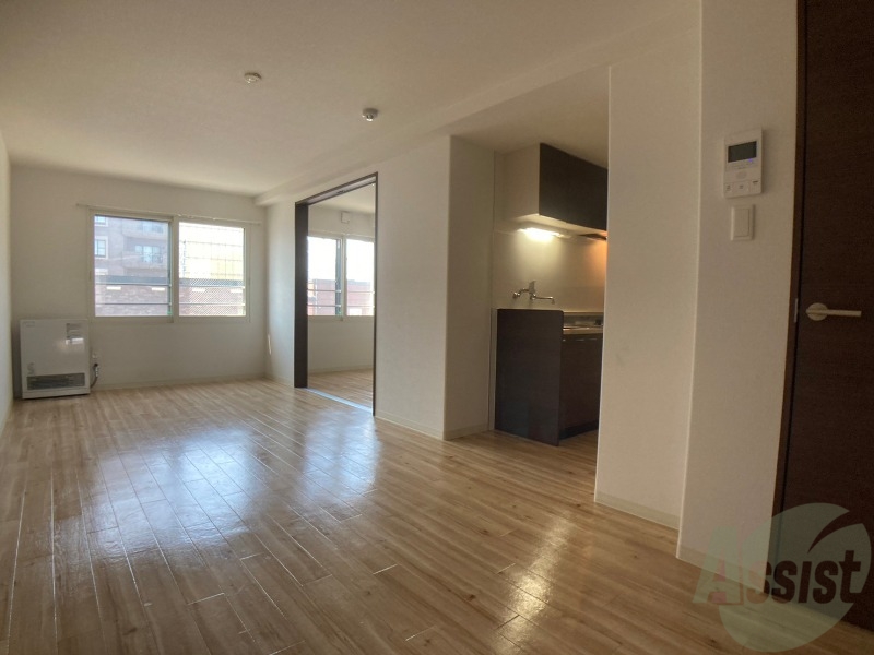 居室・リビング　広くてキレイなお部屋が広がっていて、充実した生活が送れそう。