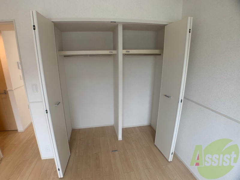 収納　寝室の収納です。部屋がすっきり片付きます。