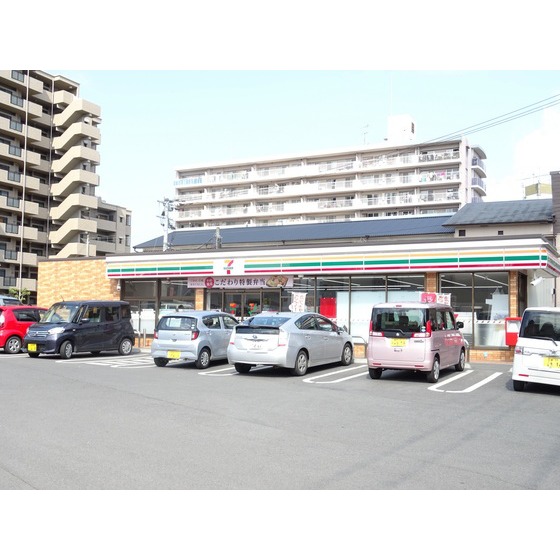 コンビニ　セブンイレブン熊本月出２丁目店（コンビニ）まで323m