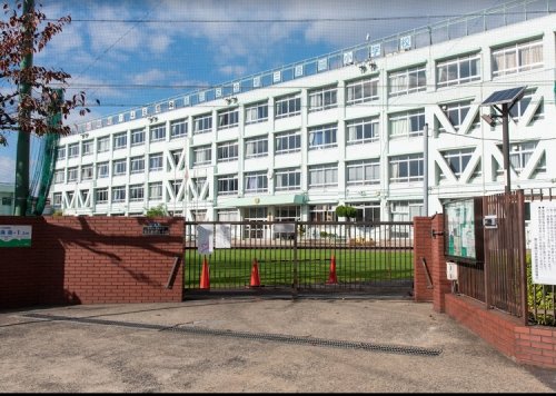 小学校　墨田区立第三吾嬬小学校（小学校）まで181m