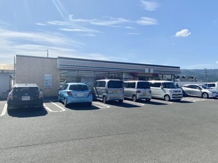 コンビニ　セブンイレブン指宿西方店（コンビニ）まで235m