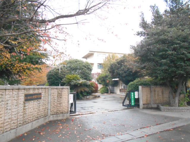 中学校　岩槻中学校（中学校）まで401m