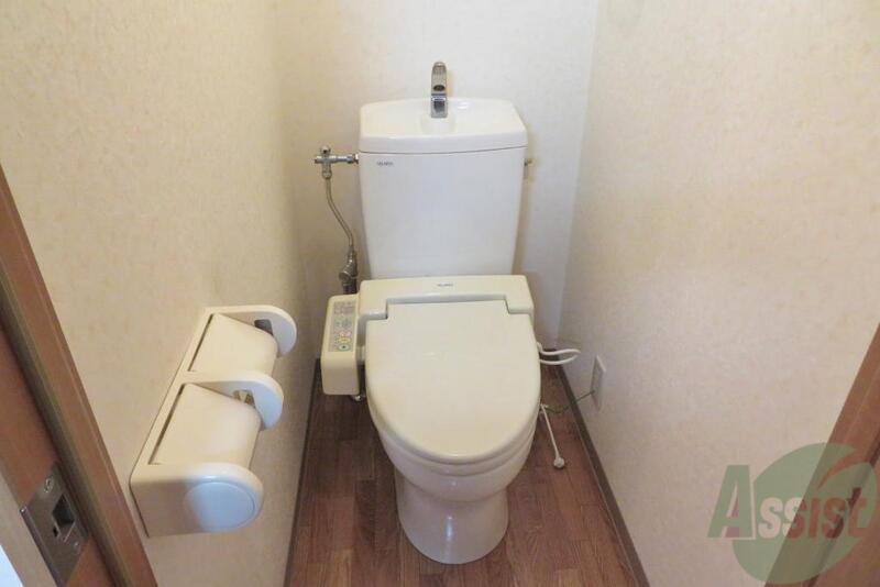 トイレ　トイレにはウォシュレットもちゃんと備え付けです