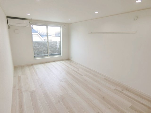 居室・リビング　開放感のあるゆったりとしたお部屋です♪