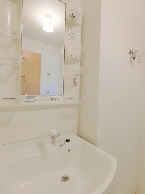 洗面設備　※反転間取りの別部屋の参考写真です。