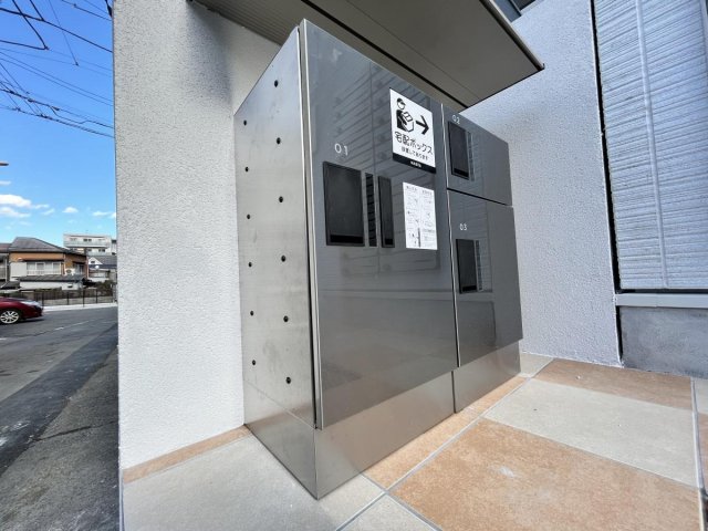 その他共有部分　外出の多い方でも安心の宅配ボックス付き♪