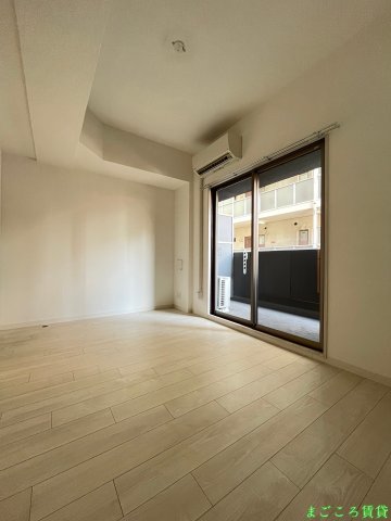 セオリー夕陽丘DOORの居間写真