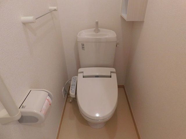 ＪＲ東北本線 利府駅 徒歩9分 2階建 築17年のトイレ写真