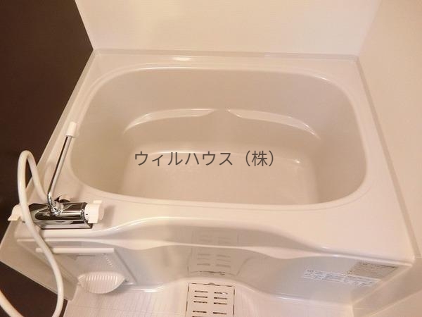 バス・シャワールーム　浴室乾燥機付きバス！