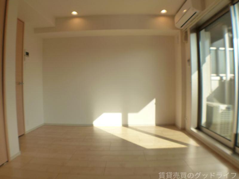 地下鉄東西線 二条駅 徒歩17分 4階建 築12年の居間写真