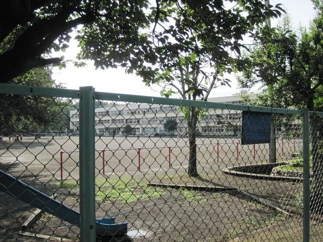小学校　立川市立第八小学校（小学校）まで755m