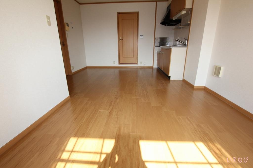 ＪＲ福塩線 鵜飼駅 徒歩15分 2階建 築31年の居間写真