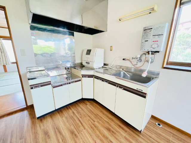 キッチン　※西部屋の写真です