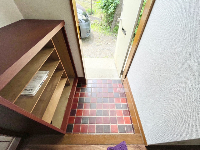 玄関　※西部屋の写真です