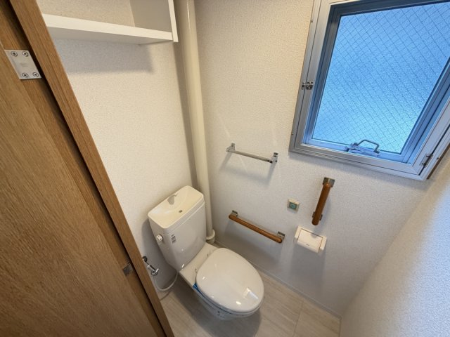 阪急宝塚線 池田駅 徒歩15分 5階建 築28年のトイレ写真