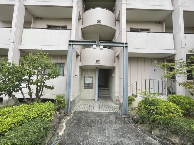 ヒルクレストあやめ池の外観写真