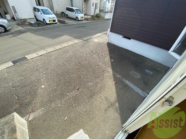 バルコニー　一階にはバルコニーはなく敷地になっていました。