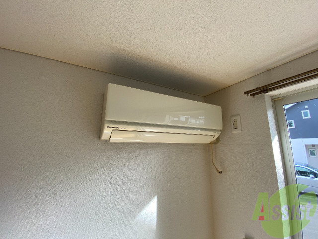 その他設備　リビングにエアコン設置してございます、暑い日も寒い日も快適に