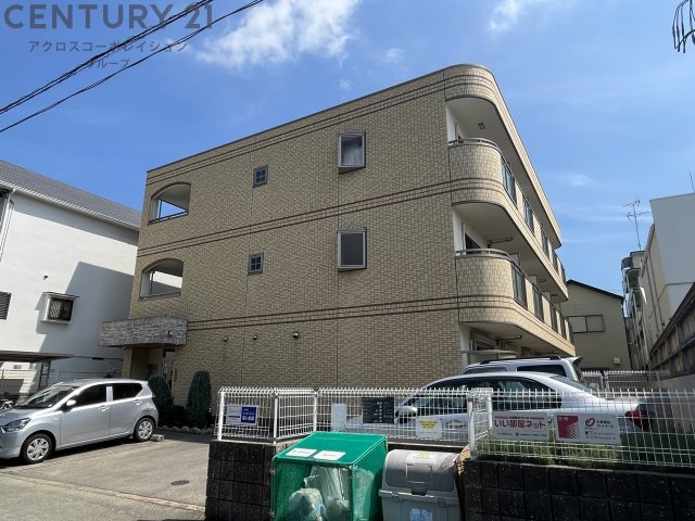 建物外観　防犯カメラ・オートロック完備♪