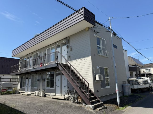 建物外観　住環境良好の２階建アパートです