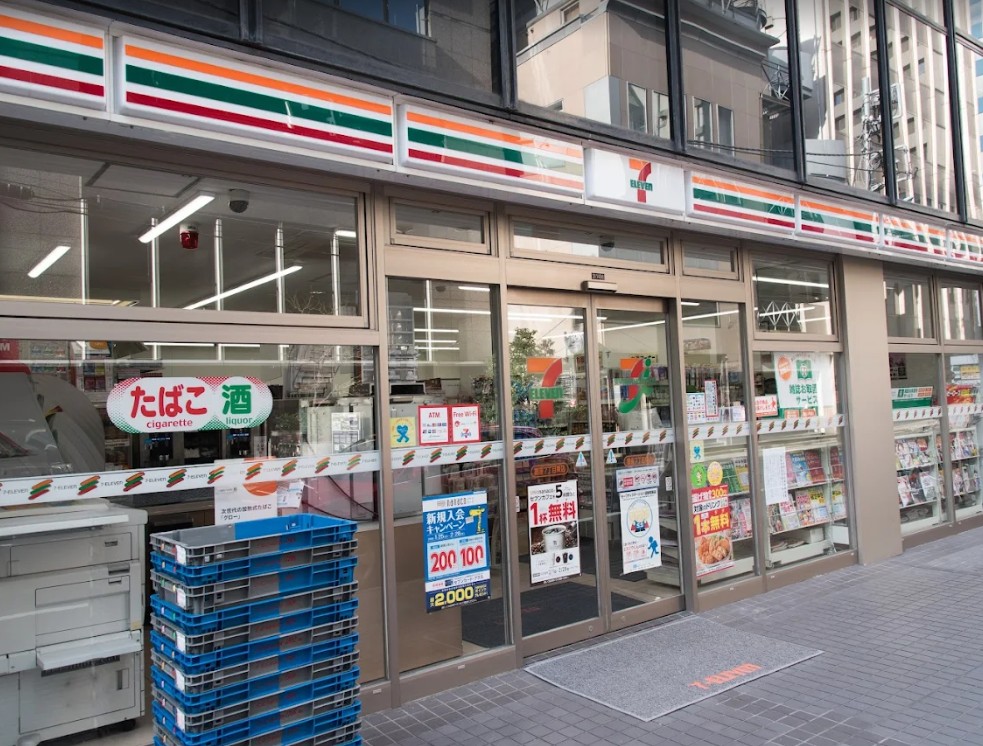 コンビニ　セブンイレブン銀座7丁目東店（コンビニ）まで140m