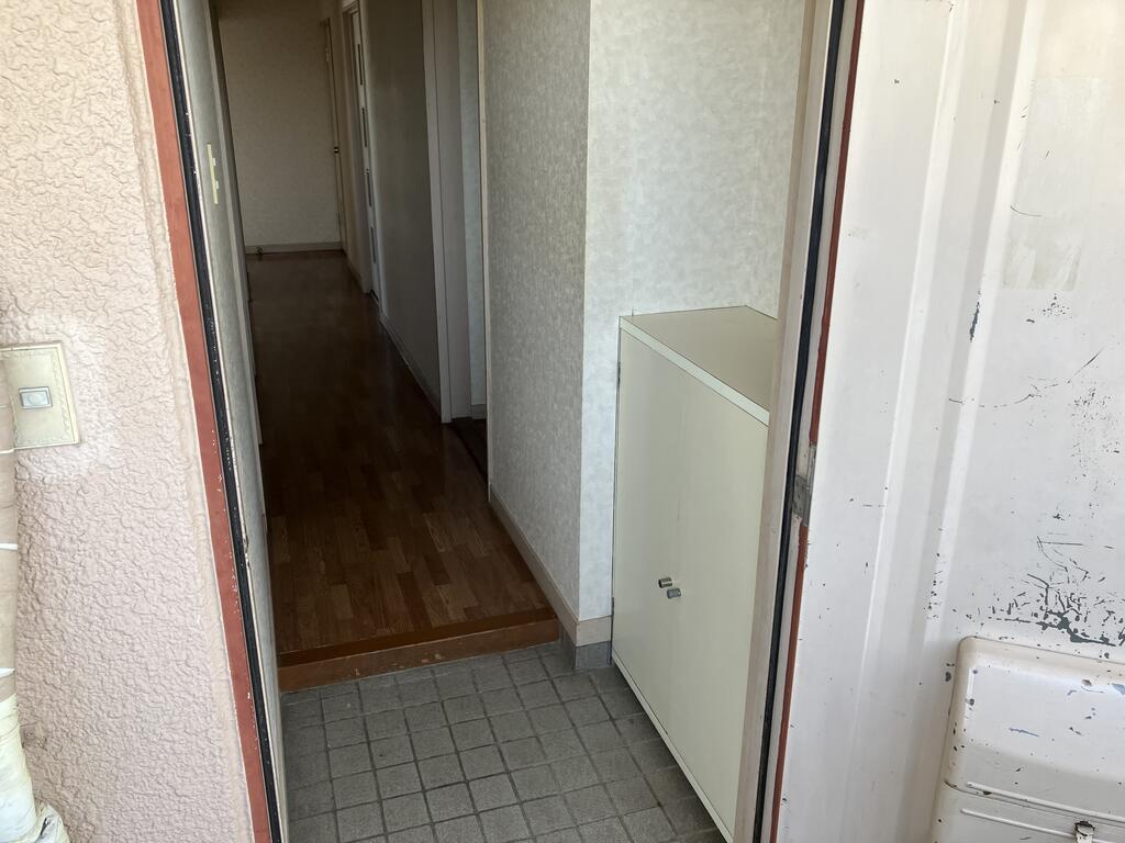 総社マンションの玄関写真