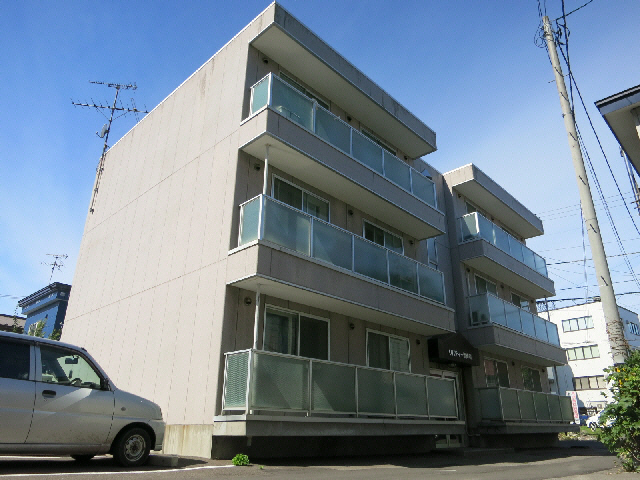函館市海岸町のマンションの建物外観