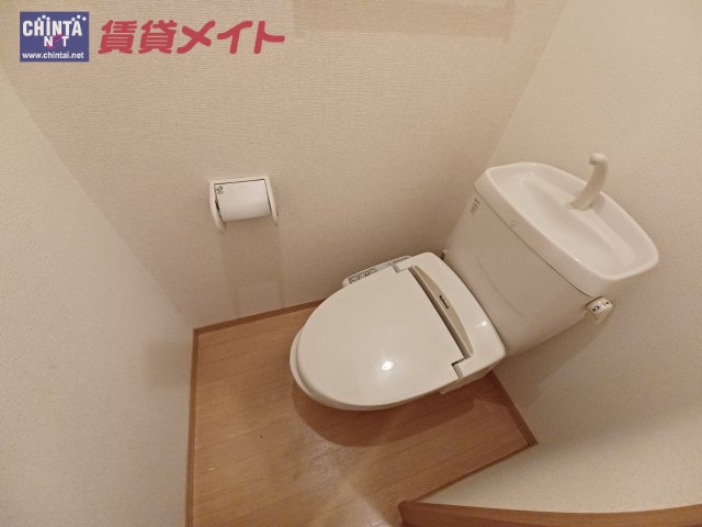 【伊勢市村松町のアパートのトイレ】