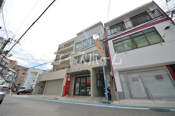 神戸市須磨区衣掛町のマンションの建物外観